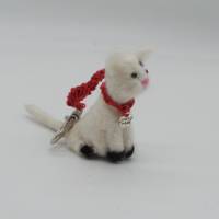 Schlüsselanhänger weiße Katze aus Filz, einmaliges Geschenk für Besitzer eines kleinen Hundes, Taschenanhänger, Bild 4