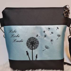 Handtasche Pusteblume türkis metallic mit Spruch Lebe Liebe Lache Umhängetasche  Tasche mit Anhänger Kunstleder Bild 1