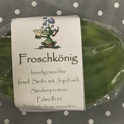 Rügener "Froschkönig" grüne Seife mit Jojobaöl * 100 g Stück * Sassnitzer Manufaktur "Inselseifen"