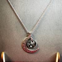 Halskette mit Mond und Yin Yang Bild 2