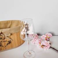 Personalisiertes Weinglas mit Name und Panda Motiv | Trinkglas mit Namen | Geschenke mit Wunschgravur Bild 1