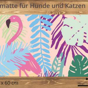 Napfunterlage | Futtermatte „Flamingo“ aus Premium Vinyl - 60x40 cm - rutschhemmend, abwaschbar, reißfest - Made in Germ Bild 2