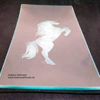 Glasplatte, Kuchenplatte, Gebäckplatte "Pferd" handgraviert 26,5 x 12,5 cm Bild 1