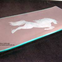 Glasplatte, Kuchenplatte, Gebäckplatte "Pferd" handgraviert 26,5 x 12,5 cm Bild 2