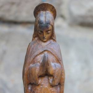 kleine Marienfigur Heiligenfigur Madonna Holz geschnitzt Handarbeit Bild 3