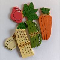 Holzstreuteile 5 Gemüse *Lauch, Spargel, Radieschen, Erbsen & Möhren* Vorderseite bemalt Bild 1