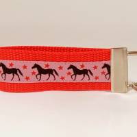 Schlüsselband Pferde Kinder-Schlüsselanhänger rot Kind -Geschenk Schultüte-Anhänger rot Pferd Geschenk Taschenbaumler Bild 1