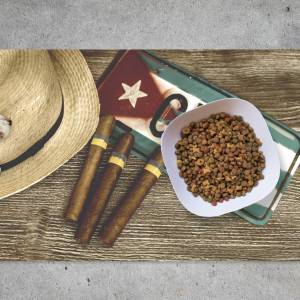 Napfunterlage | Futtermatte „Kubanische Zigarillos“ aus Premium Vinyl - 60x40 cm - rutschhemmend, abwaschbar, reißfest - Bild 1
