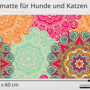 Napfunterlage | Futtermatte „Bunte Mandalas“ aus Premium Vinyl - 60x40 cm - rutschhemmend, abwaschbar, reißfest - Made i Bild 2
