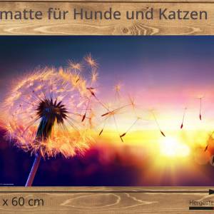 Napfunterlage | Futtermatte „Pusteblume im Sonnenlicht“ aus Premium Vinyl - 60x40 cm - rutschhemmend, abwaschbar, reißfe Bild 2