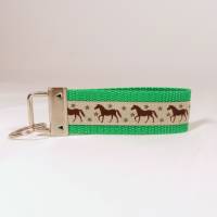 Schlüsselband Pferde Kinder-Schlüsselanhänger grün Kind -Geschenk Schultüte-Anhänger grün beige Geschenk Taschenbaumler Bild 2