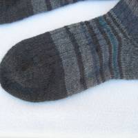 Socken Männersocken handgestrickt mit verstärkter Ferse in Übergröße 46/47 ➜ Bild 3