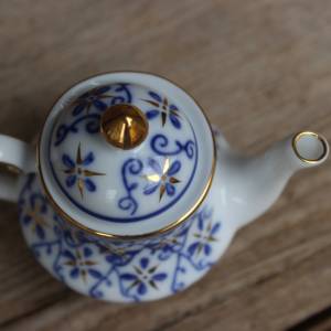 Miniatur Teekännchen Kaffeekännchen Sammler PMI Porzellan Vintage Bild 4