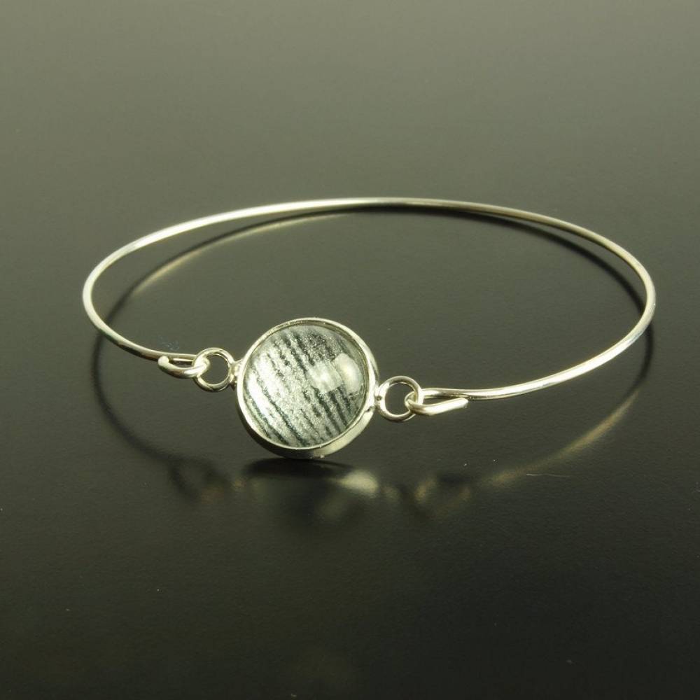 Armreif Cabochon weiß schwarz Spiralreif silbern