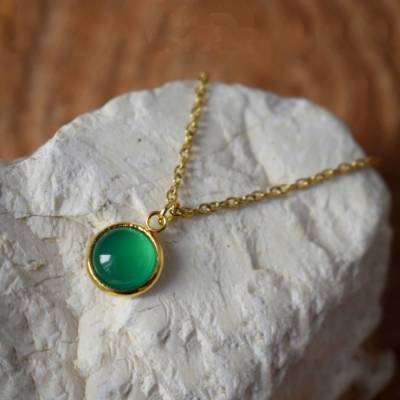 Halskette Frauen, grüner Achat Kette, minimalistische Kette, grün Edelstein, Goldkette mit grünem Stein, Achat Anhänger