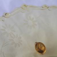 gelbe Glasschale gewellter Rand Vintage Blüten Bild 3