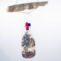 Treibholz Mobile mit Glasflasche, lustiges Geschenk, Traumfänger, Fensterdeko, Gartendekoration, geschmolzene Glasflasch Bild 1