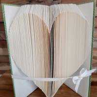 Mit Liebe handgefaltetes Buch "Herz" mit Schleife als wunderschöne Geschenkidee! Bild 1