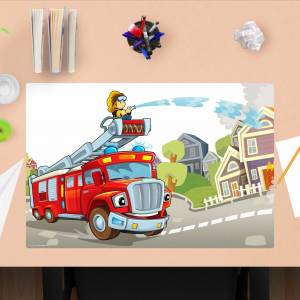 Schreibtischunterlage – Feuerwehrauto im Einsatz – 60 x 40 cm – Schreibunterlage für Kinder aus Premium Vinyl – Made in Bild 1