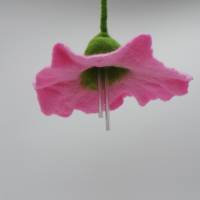 Windspiel, Klangblüte mit Klangstäben für Terrasse, Wohn- oder Babyzimmer, Mobile als Wohndekoration, Filzblume rosa Bild 2