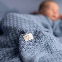Babydecke, gestrickt, handgefertigt, aus Bio-Baumwolle, ca. 100 x 100 cm, jeansblau Bild 3