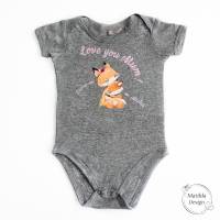 Premium Baby - Body „Mama Fuchs“ | personalisiert für Jungs und Mädchen | 100% Bio – Baumwolle | grau Bild 4