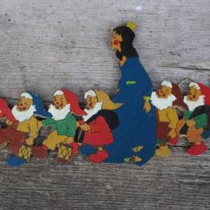 Schneewittchen Zwerge Wandbild Grimms Märchen Kinderzimmer Handarbeit Laubsägearbeit Vintage 50er60er Jahre Bild 1