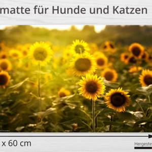 Napfunterlage | Futtermatte „Sonnenblumenfeld“ aus Premium Vinyl - 60x40 cm - rutschhemmend, abwaschbar, reißfest - Made Bild 2