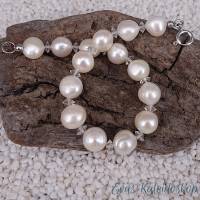 Armband aus großen weißen Perlen und Swarovski bicones Bild 1