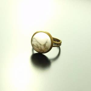 Ring weißer Howlith Edelstein vintage bronze Bild 1