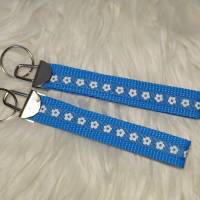 Schlüsselanhänger Schlüsselband Blau mit Blümchen oder Karo Bild 1