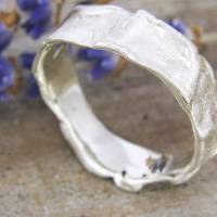 Ungewöhnlicher Ring aus Silber mit strukturierter Oberfläche, Herrenring Bild 3