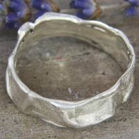 Ungewöhnlicher Ring aus Silber mit strukturierter Oberfläche, Herrenring Bild 5