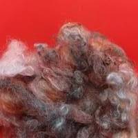 120 Gramm rot-braun-graue Spinnwolle vom Leicester Longwool Bild 3