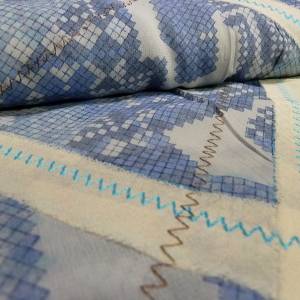 Stoff Polyester Chiffon Patchwork bestickt blau ecrú Blusenstoff Kleiderstoff Bild 3