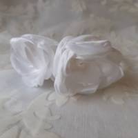 Festlicher Haarreif in Weiß mit romantischen Satinblumen "Louise" Bild 9