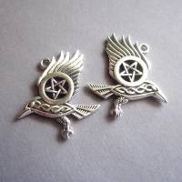 Charm Anhänger Rabe Keltischer Knoten Pentagramm Antiksilber Bild 1
