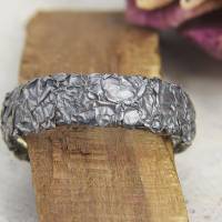 Ring aus geschwärztem Silber 925/-. Knitterring, ca 6 mm Bild 2