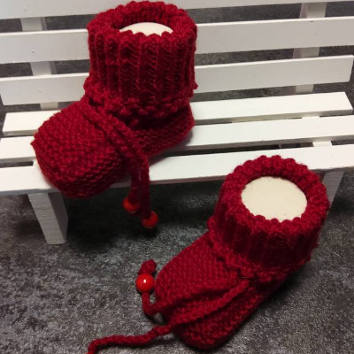 Baby-Strickschuhe rot 9 cm