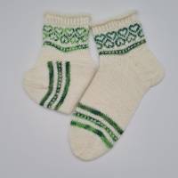 Gestrickte Socken in weiß grün, Gr. 38/39, romantische Fairisle Herzen im Schaft, handgestrickt Bild 4