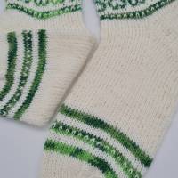 Gestrickte Socken in weiß grün, Gr. 38/39, romantische Fairisle Herzen im Schaft, handgestrickt Bild 5