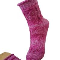 handgestrickte Socken, Größe 38/39, 4fach Sockenwolle von Gründl, mit Lochmuster, Beerenfarbe Bild 5