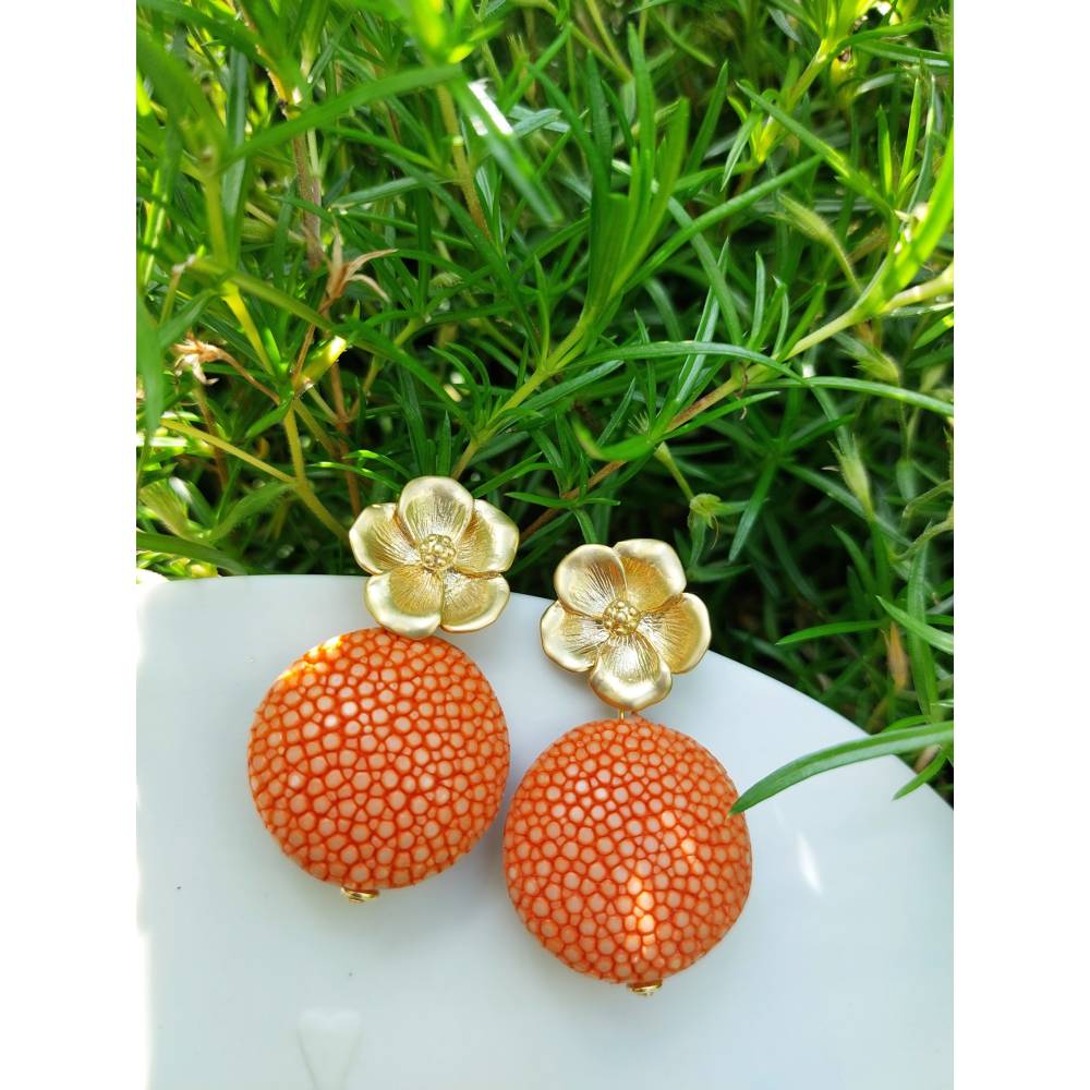 Rochenleder-Ohrringe "Orangenblüte" Bild 1