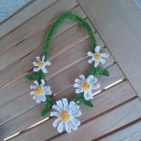 Daisy Häkelkette, Kette, Häkelschmuck, Kinderkette, Blumenkette, Häkelblumen, Mädchenschmuck Bild 3