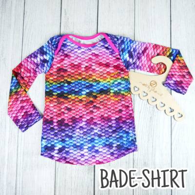 Gr. 116 Bade - Shirt Lycra Swim-Wear Bunte Schuppen