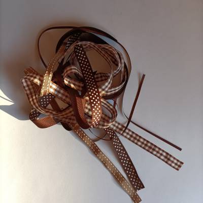 Tüdelband – Tüte; Bänderpaket mit Bändern in unterschiedlichen Breiten & Längen *BRAUN*