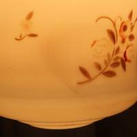 alter Lampenschirm aus Glas hellrosa mit Blumen Bild 4