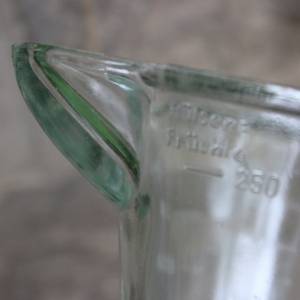 Messbecher Poncet 500 g  1/2 l Pressglas 20er Jahre Bild 6