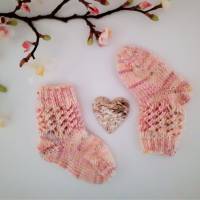 Socken für Mama und Baby als Set - handgestrickt Größe 38 und Erstlingsgröße Farbe natur- rose Bild 6