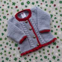 Pullover Größe 74/80 für Mädchen hellgrau rot Trachtenjacke mit Zopfmuster Strickjacke Taufe Geburtstag Geschenk Dirndl Bild 1